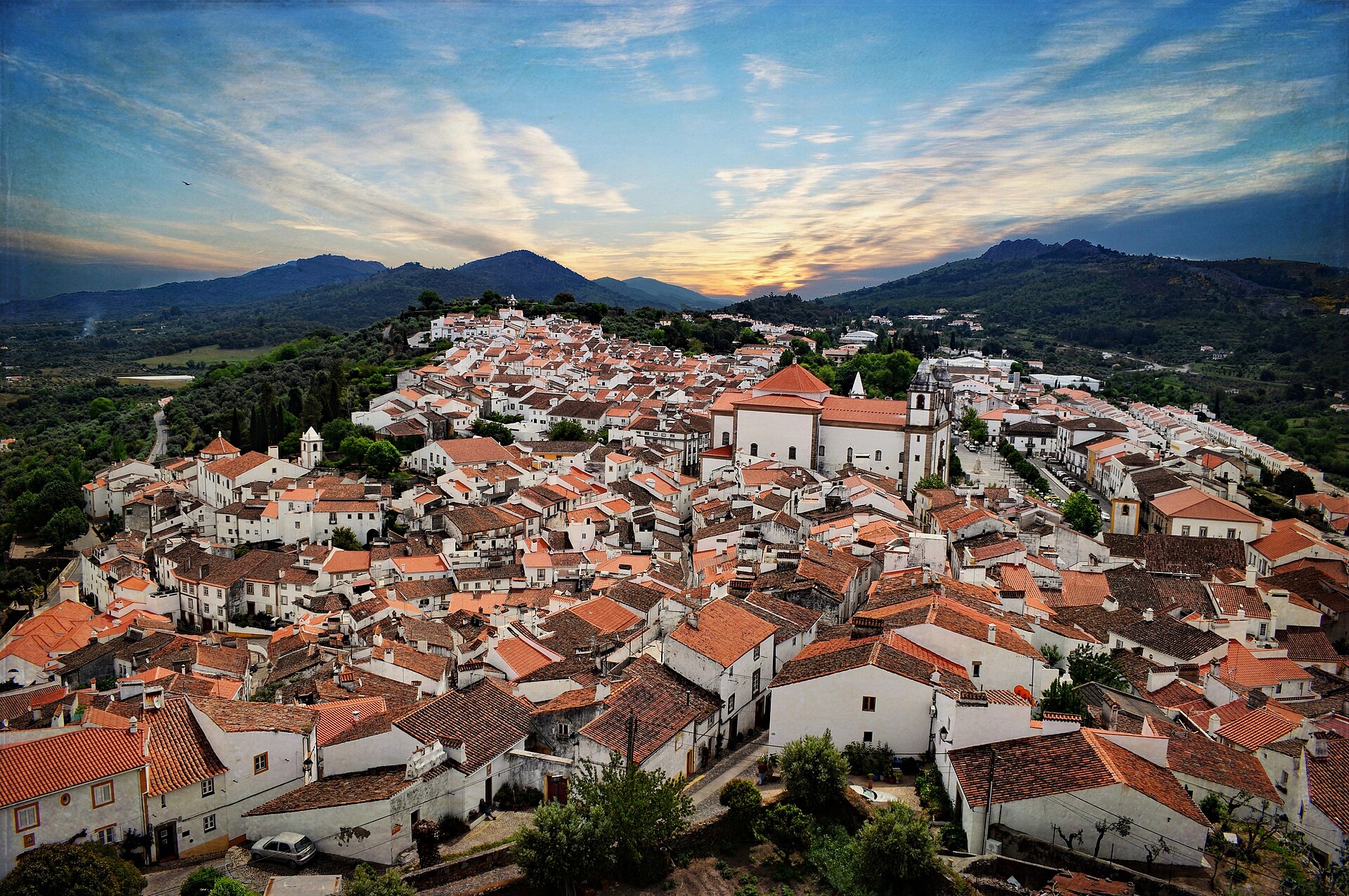 Imagem de referência relacionada a Castelo de Vide, item descrito como vila portuguesa sede do Município de Castelo de Vide