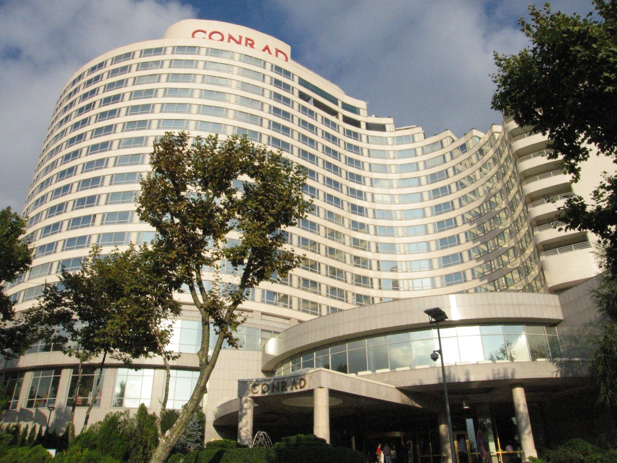 Imagem de referência relacionada a Conrad Hilton, item descrito como registro de referência sobre Conrad Hilton, organizado a partir de dados estruturados abertos