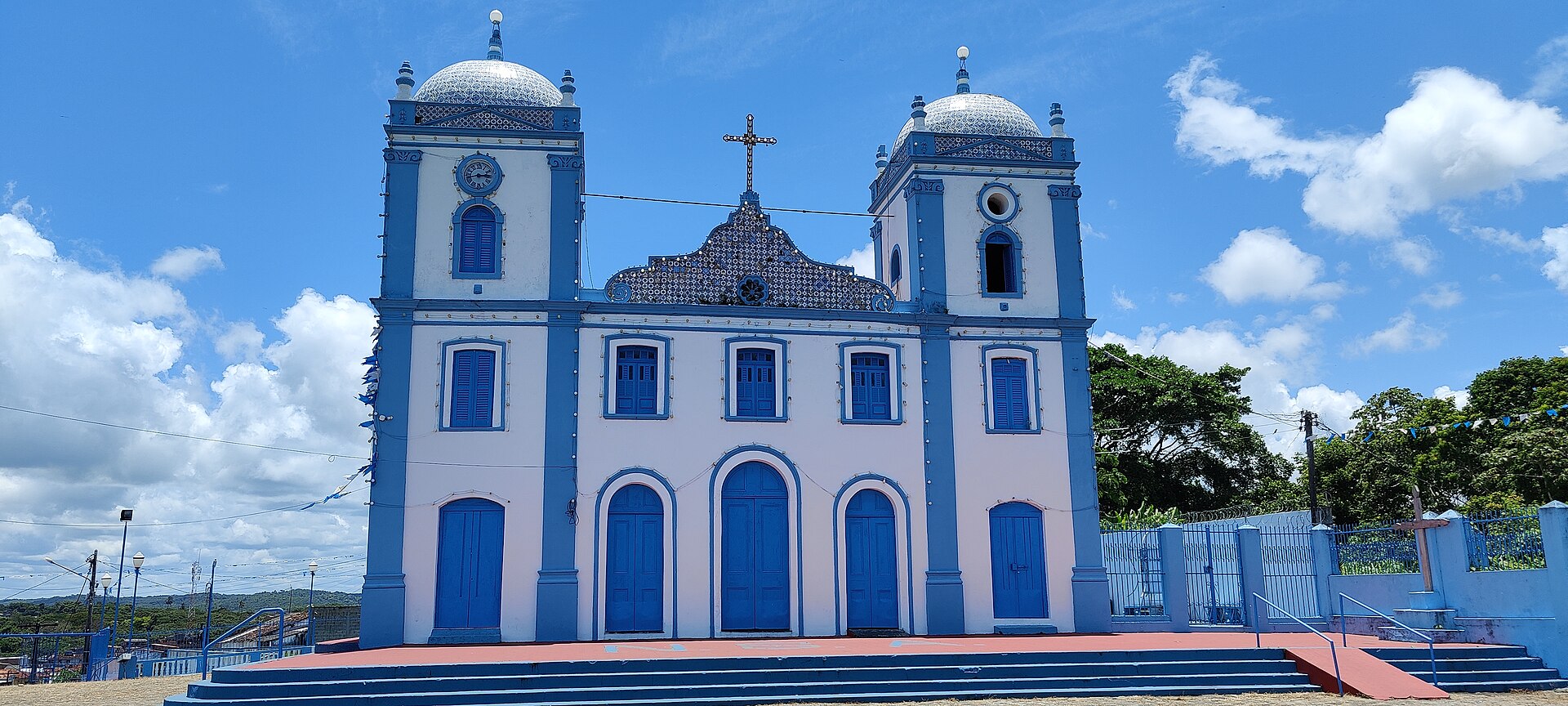 Imagem de referência de Igreja de Nossa Senhora do Amparo, descrito nos dados abertos como igreja em Valença, Bahia
