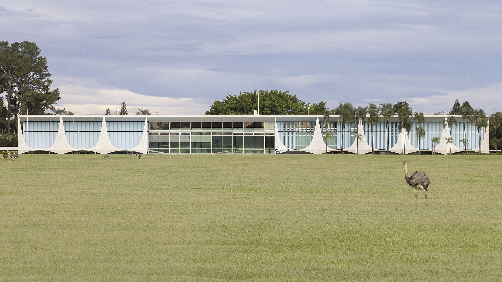 Imagem de referência de Palácio da Alvorada, descrito nos dados abertos como residência oficial do Presidente do Brasil