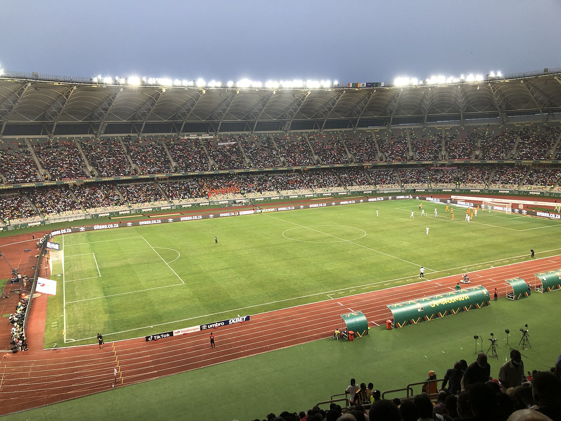 Imagem de referência de Estádio Japoma, descrito nos dados abertos como estádio multiuso localizado em Duala, nos Camarões