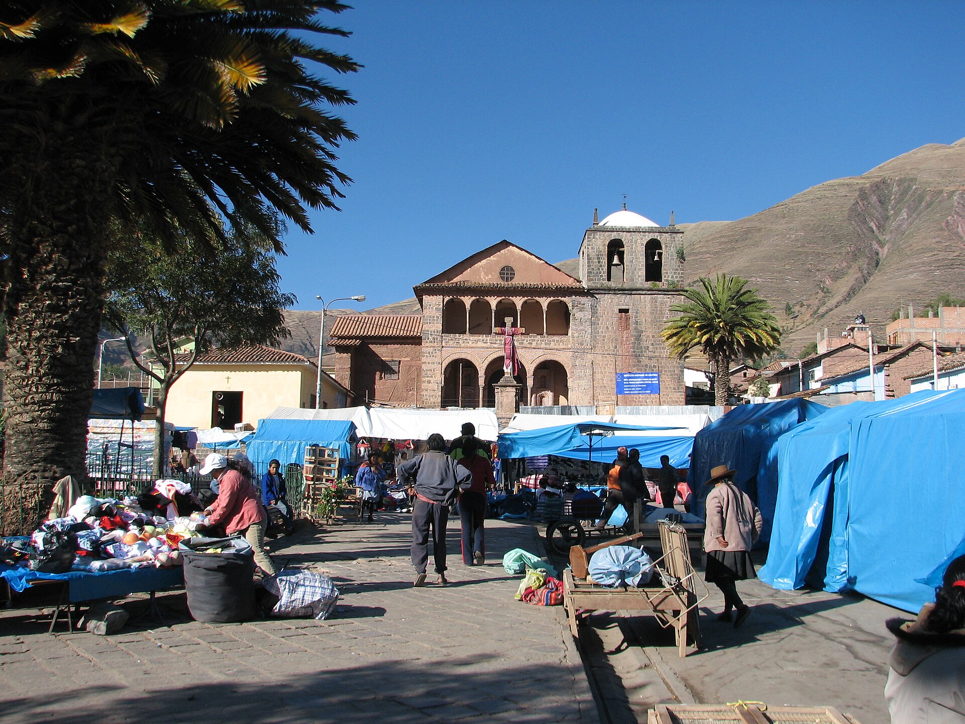 Imagem de referência relacionada a Urcos, item descrito como cidade no Peru