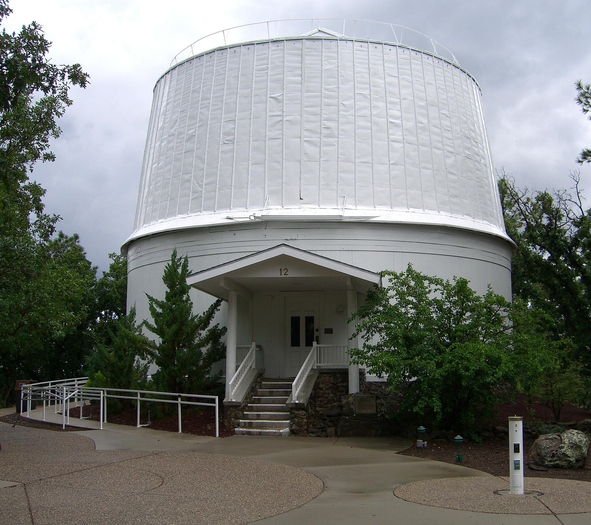 Imagem de referência de Observatório Lowell, descrito nos dados abertos como observatório astrónomico em Flagstaff, Arizona nos Estados Unidos