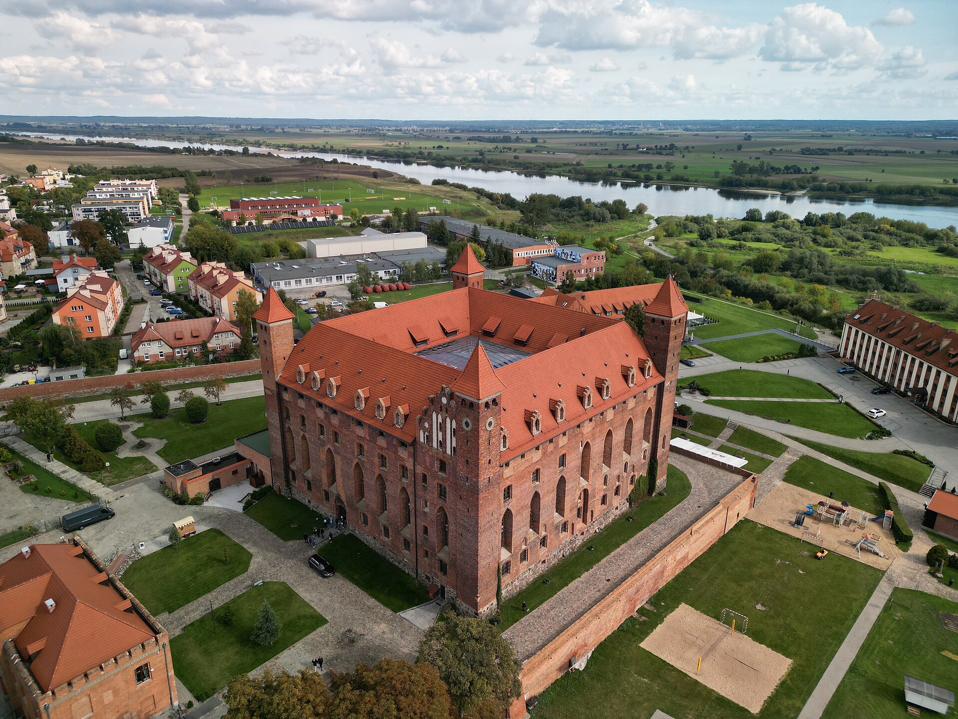 Imagem de referência relacionada a Gniew, item descrito como cidade na atual Polônia