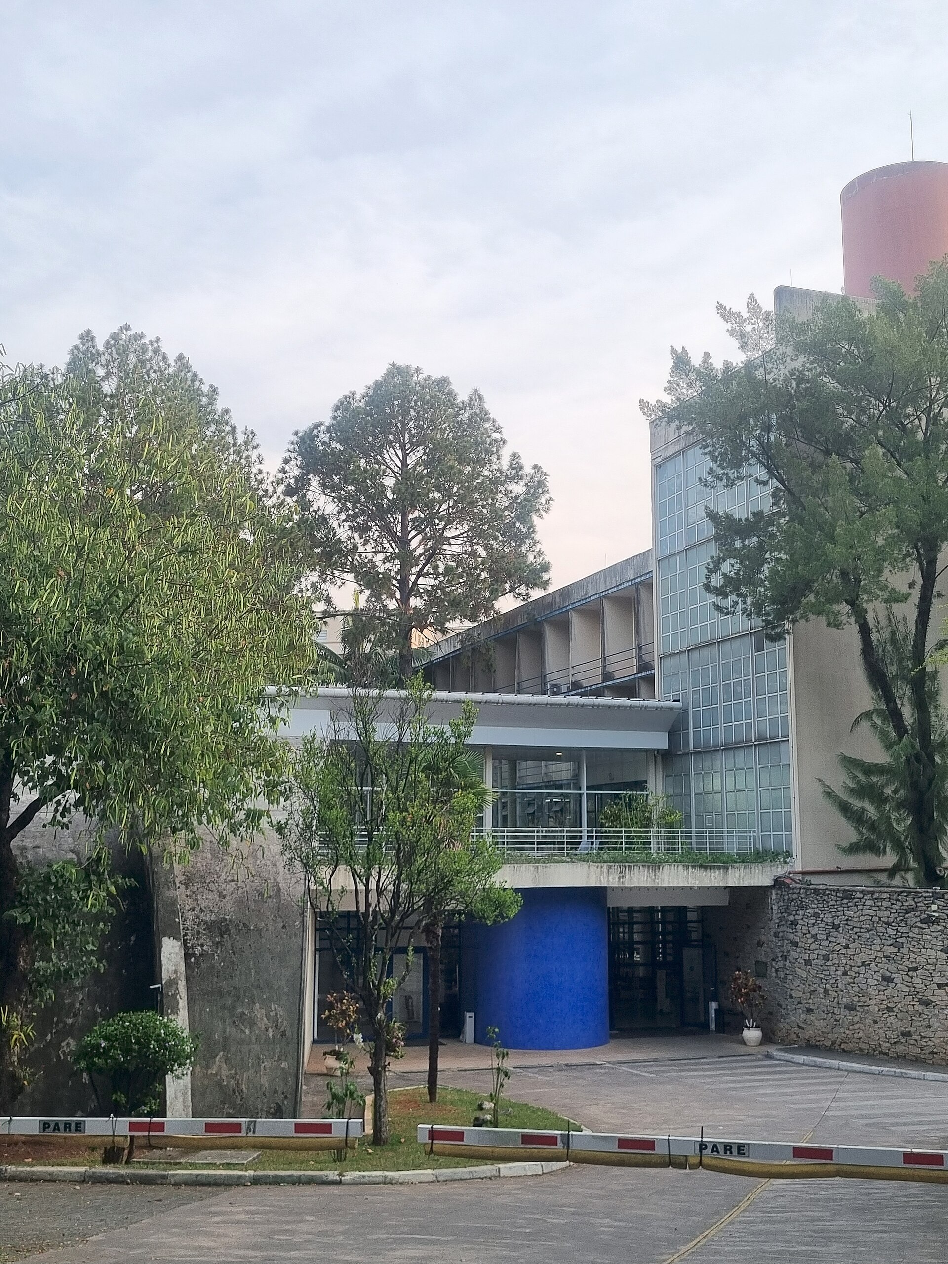 Imagem de referência de Escola de Enfermagem da Universidade de São Paulo, descrito nos dados abertos como patrimônio localizado no Brasil
