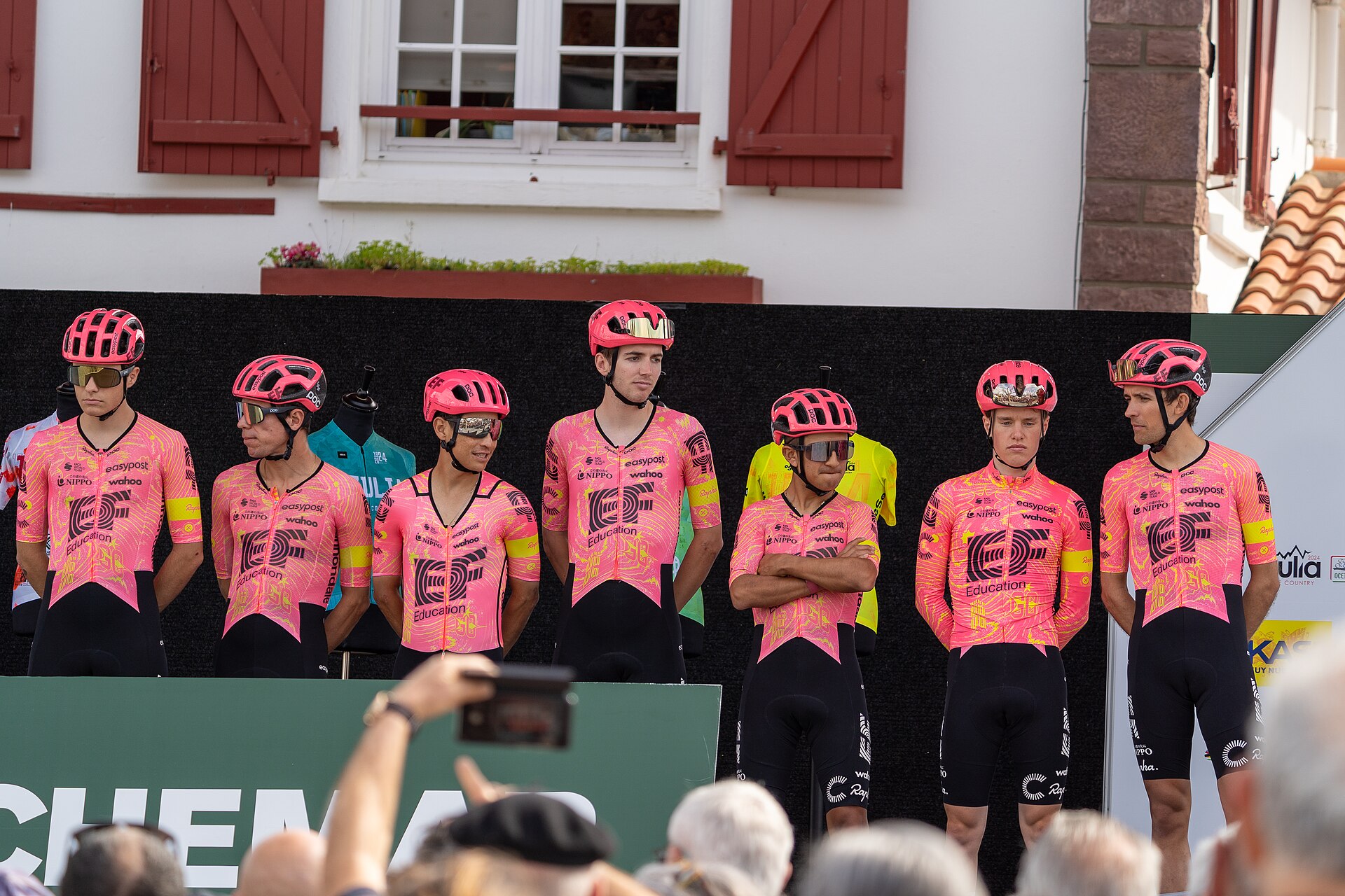 Imagem de referência de EF Pro Cycling, descrito nos dados abertos como equipe ciclista masculina