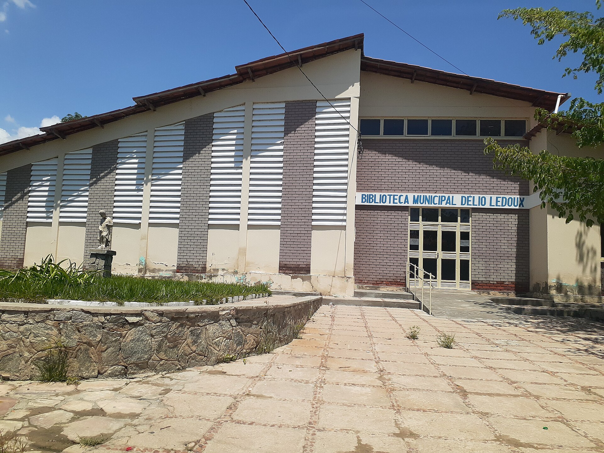 Imagem de referência de Remanso, descrito nos dados abertos como município do Estado da Bahia, Brasil
