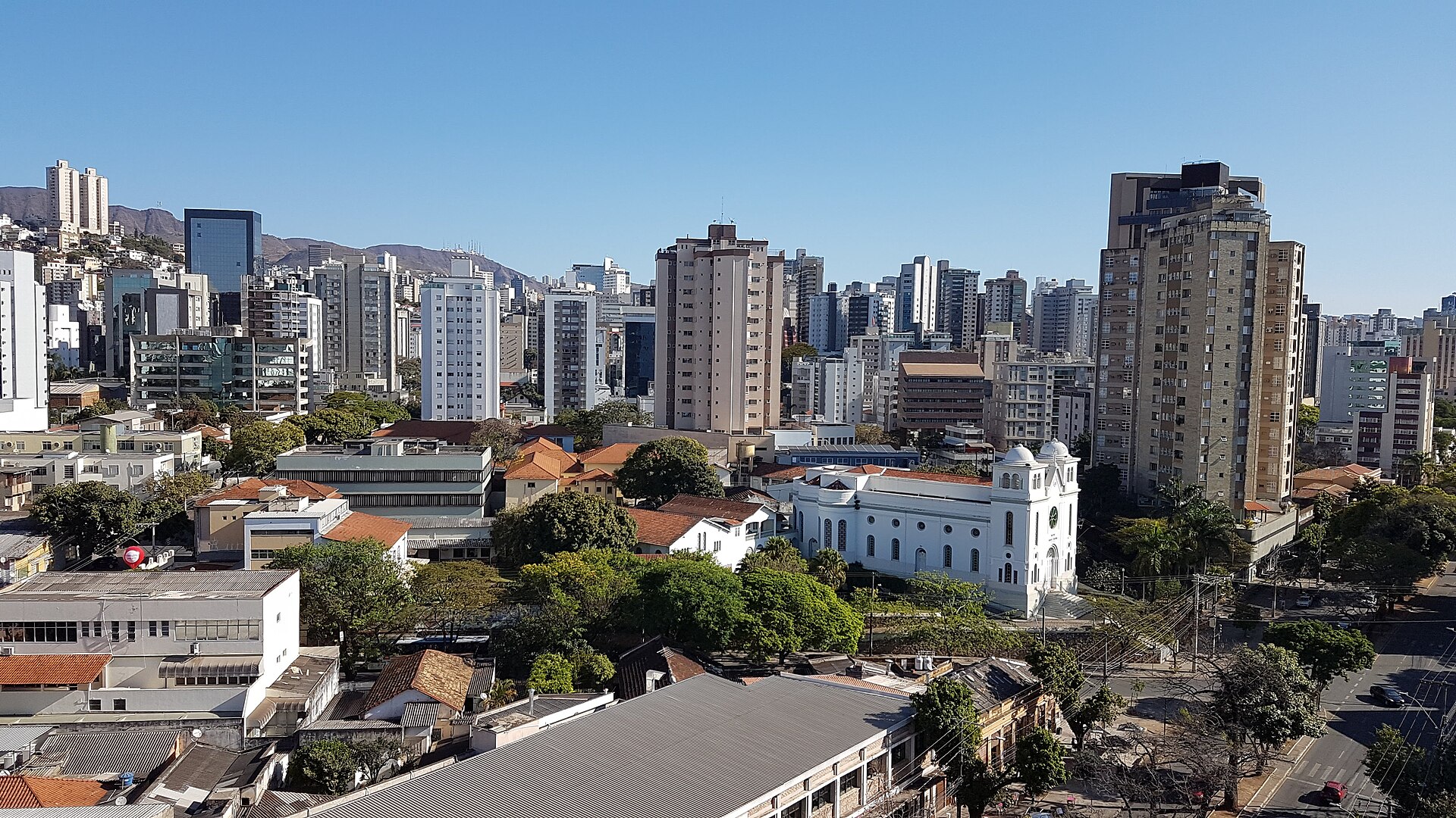 Imagem de referência de Santa Efigênia (Belo Horizonte), descrito nos dados abertos como bairro do município brasileiro de Belo Horizonte