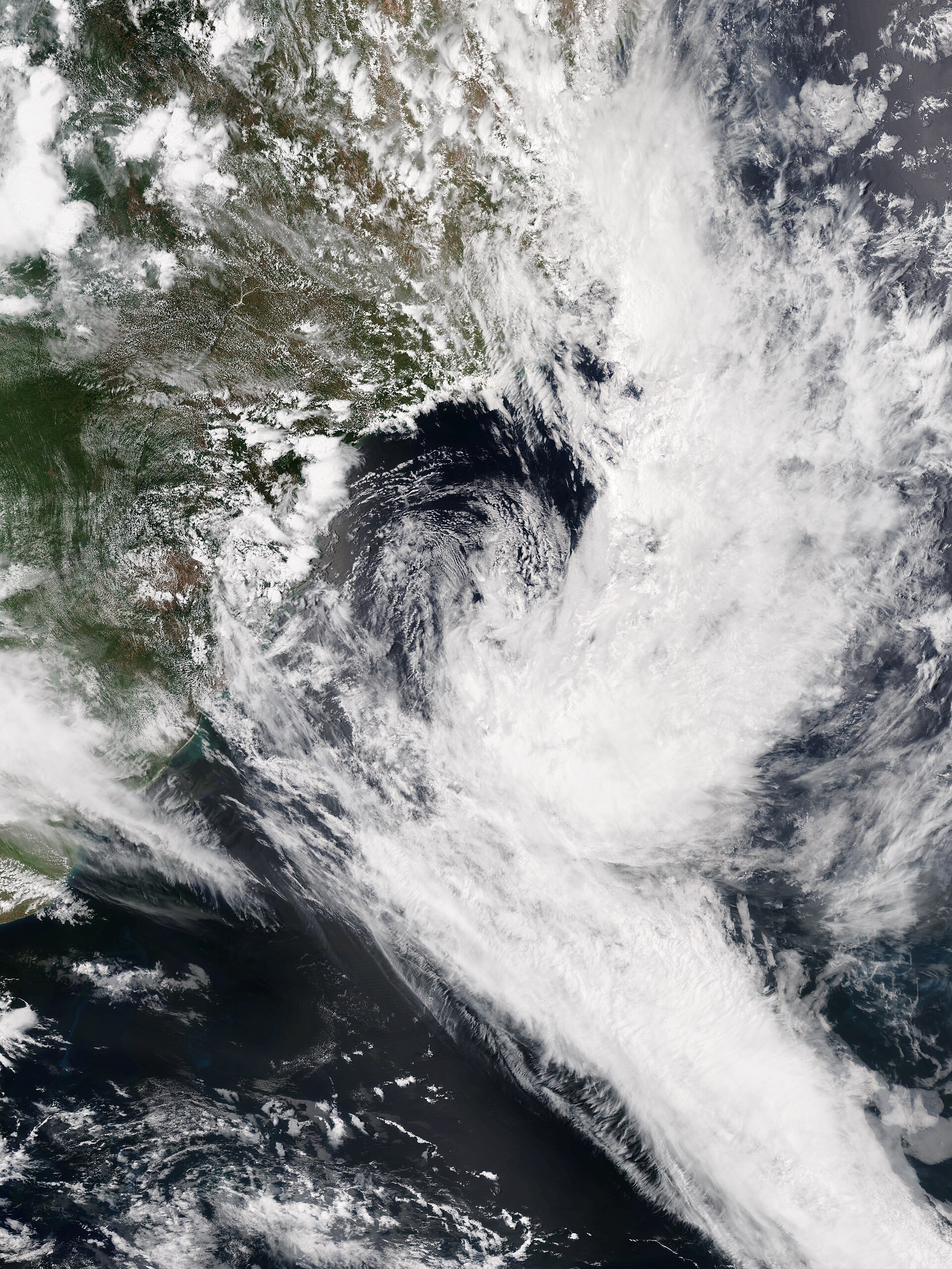 Imagem de referência de Tempestade subtropical Deni, descrito nos dados abertos como a primeira tempestade subtropical a causar mortes e a quarta a se formar desde o furacão Catarina de 2004