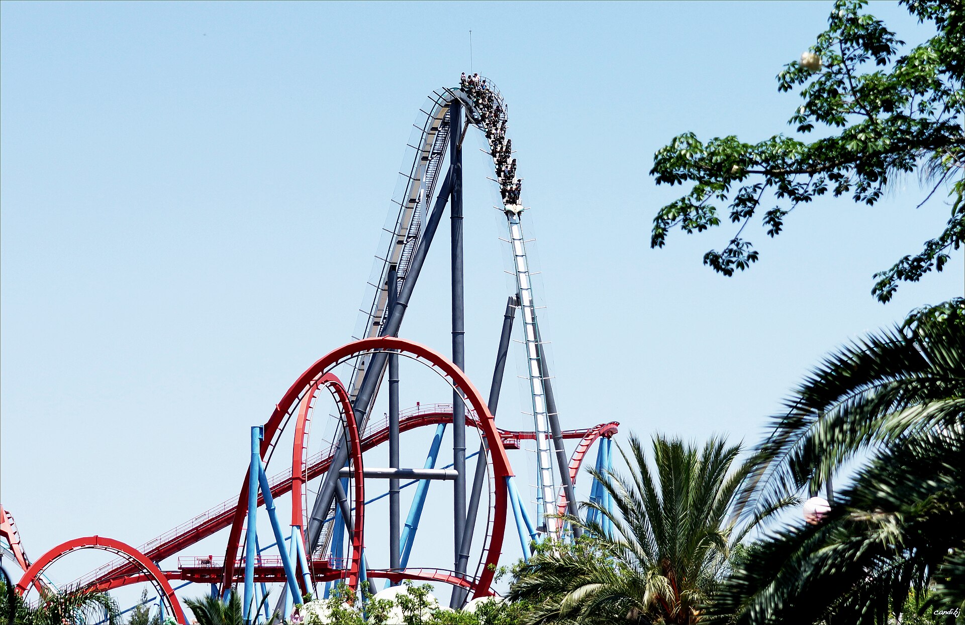 Imagem de referência de PortAventura Park, descrito nos dados abertos como parque de diversão, Espanha
