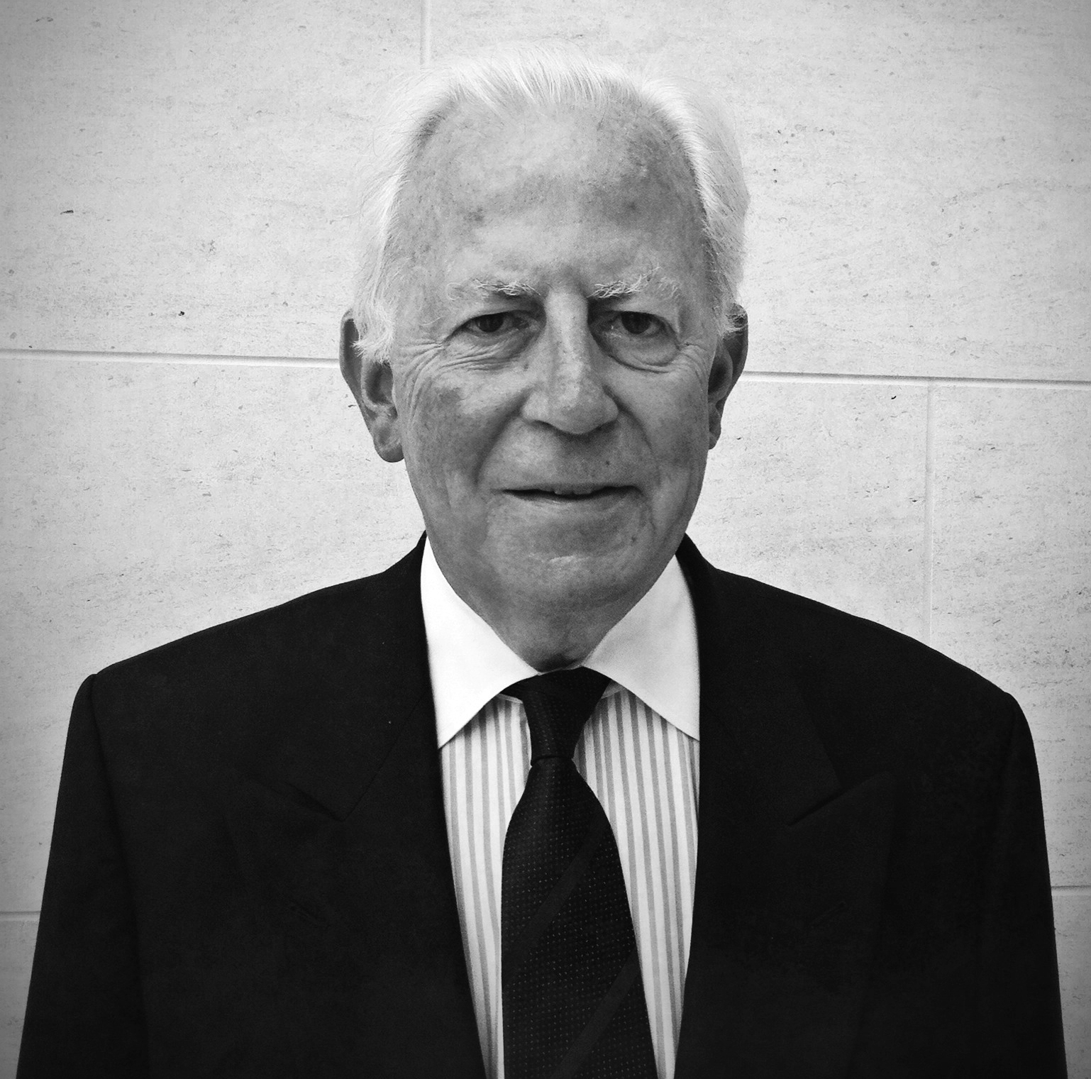 Imagem de referência relacionada a Jacques Santer, item descrito como advogado, Luxemburgo