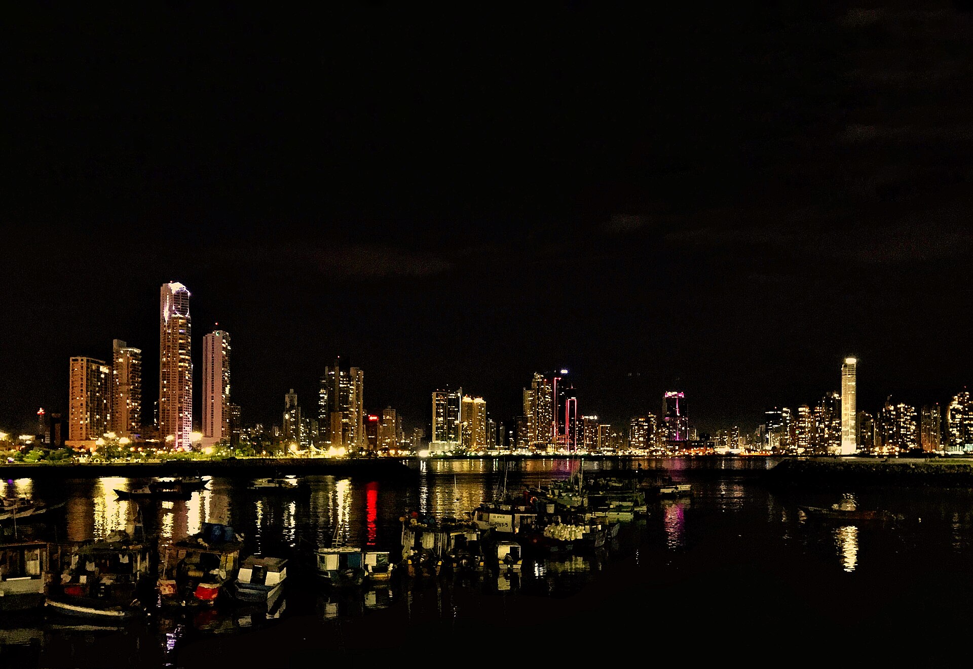 Imagem de referência relacionada a Cidade do Panamá, item descrito como capital e maior cidade do Panamá
