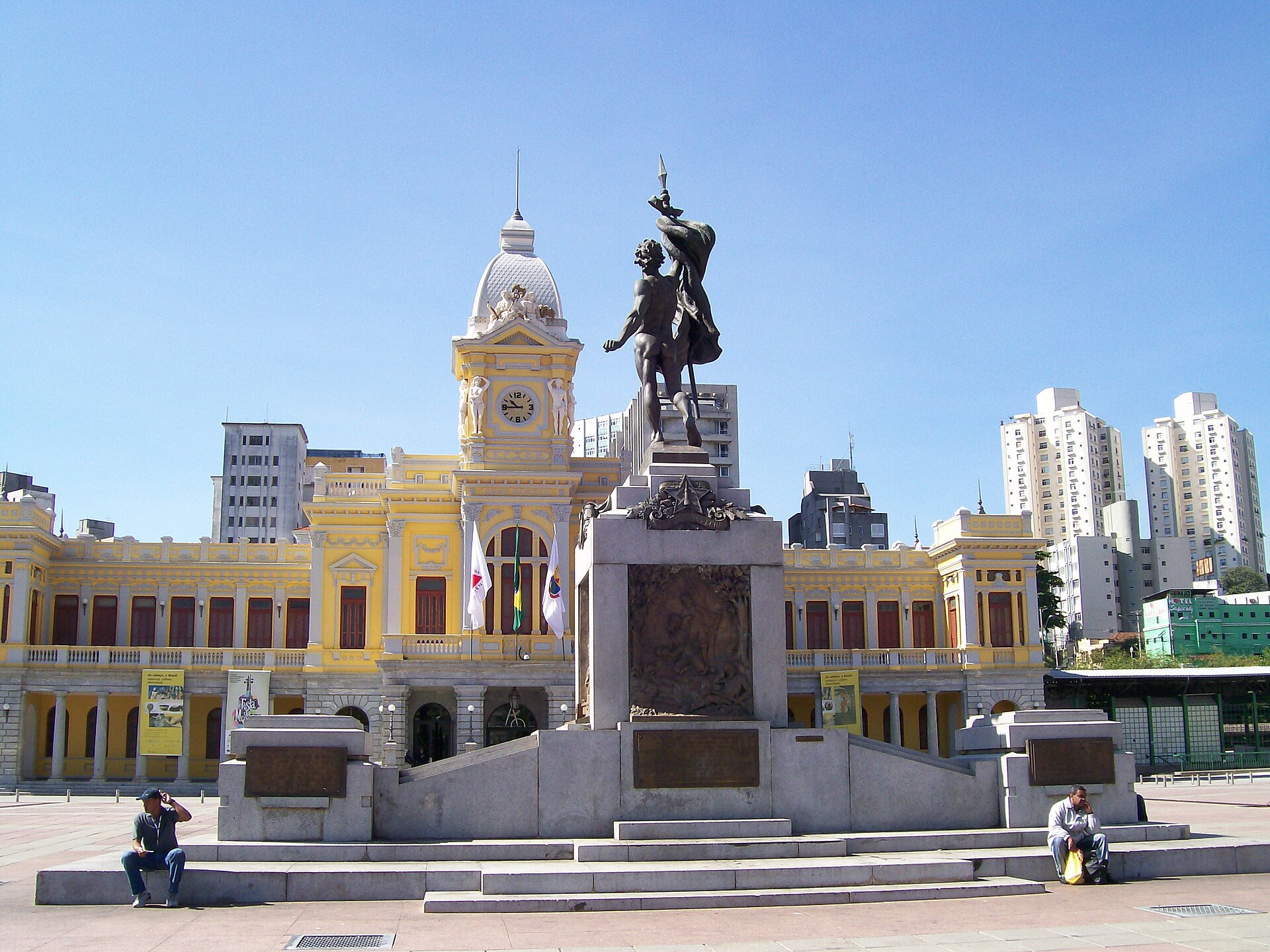 Imagem de referência de Estação Praça da Bandeira, descrito nos dados abertos como estação de Trem no Rio de Janeiro