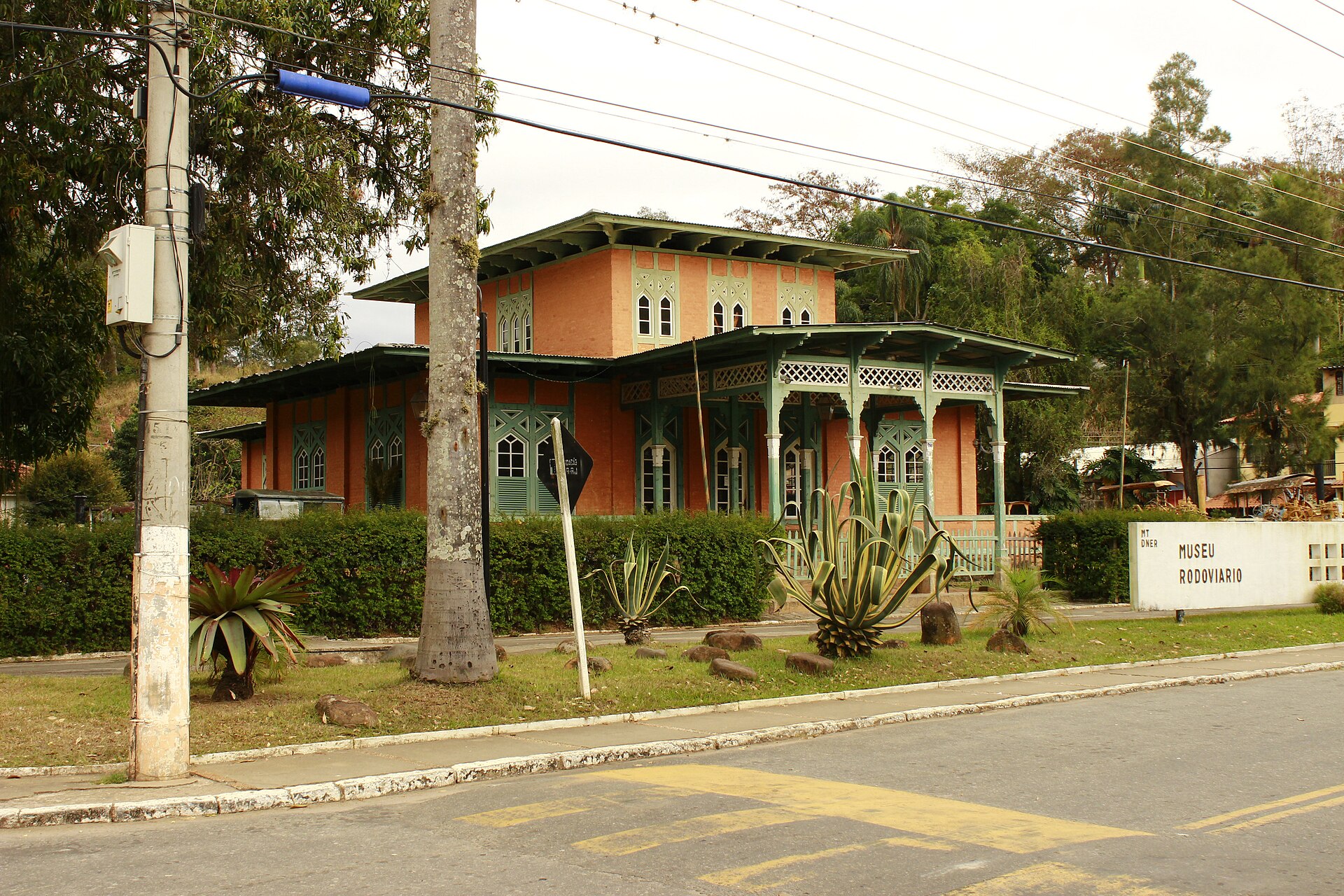 Imagem de referência de Museu Rodoviário de Paraibuna, descrito nos dados abertos como museu em Comendador Levy Gasparian, Brasil