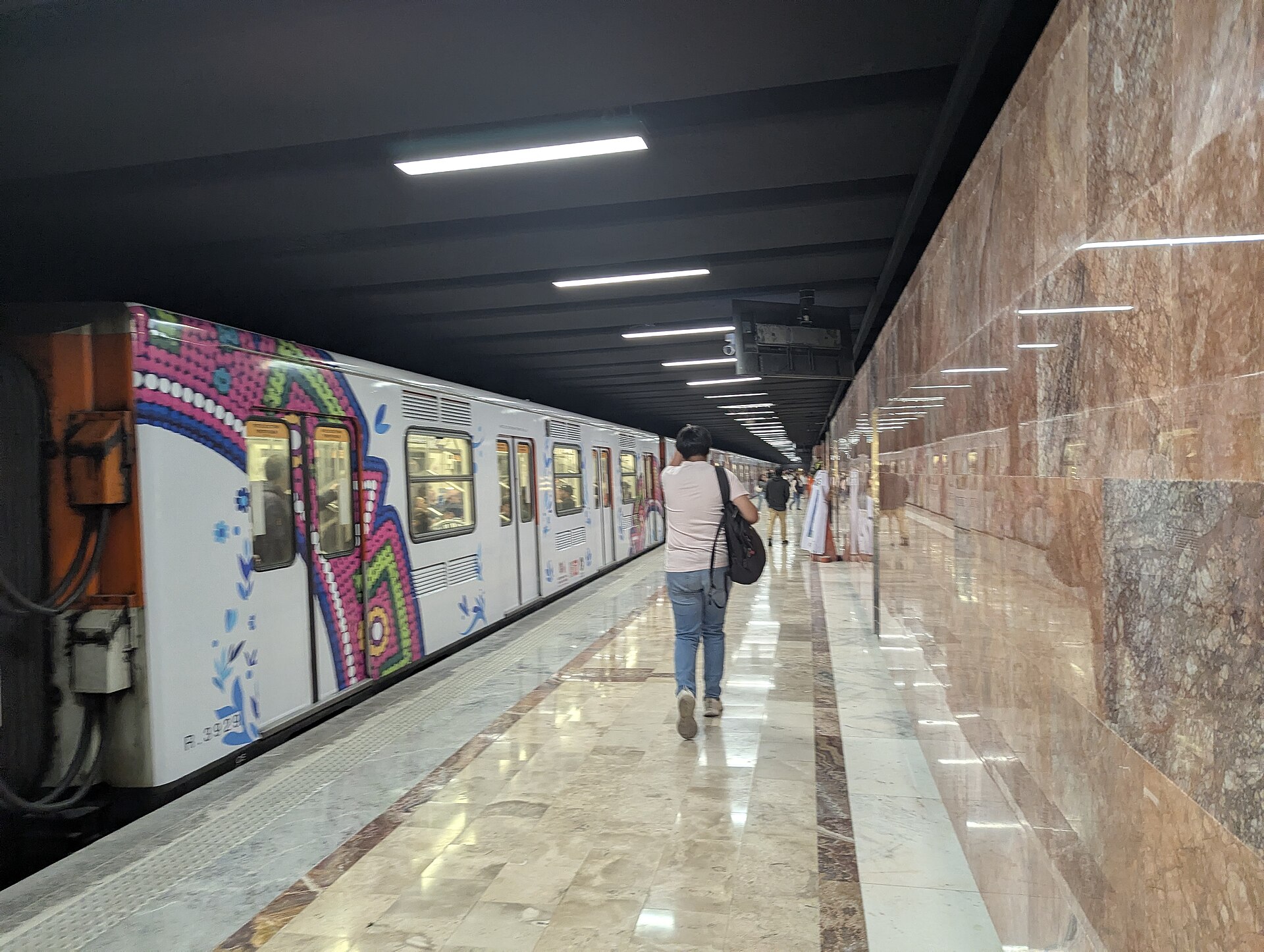 Imagem de referência de Bellas Artes, descrito nos dados abertos como estação de metrô