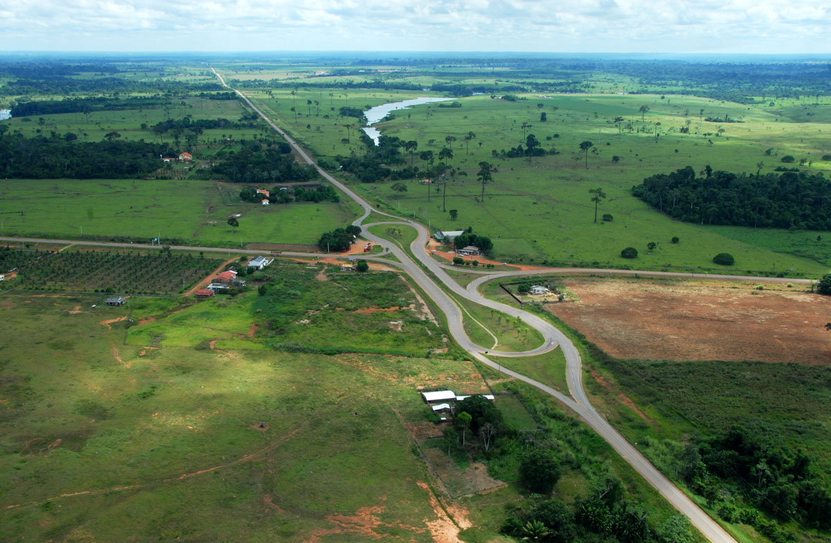 Imagem de referência de BR-364, descrito nos dados abertos como rodovia diagonal do Brasil que liga os municípios de Cordeirópolis e Mâncio Lima