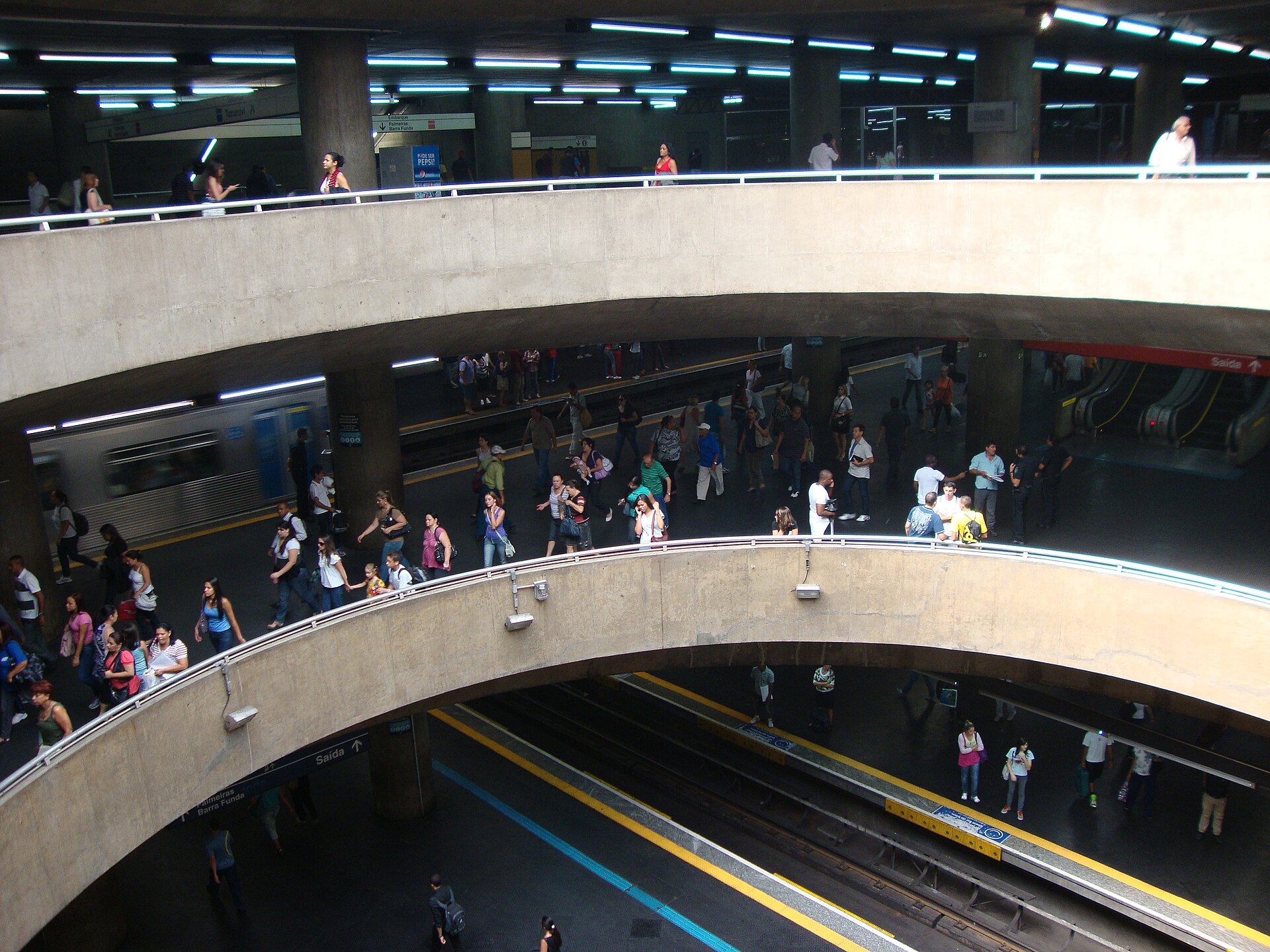 Imagem de referência de Estação Sé, descrito nos dados abertos como estação de metrô em São Paulo