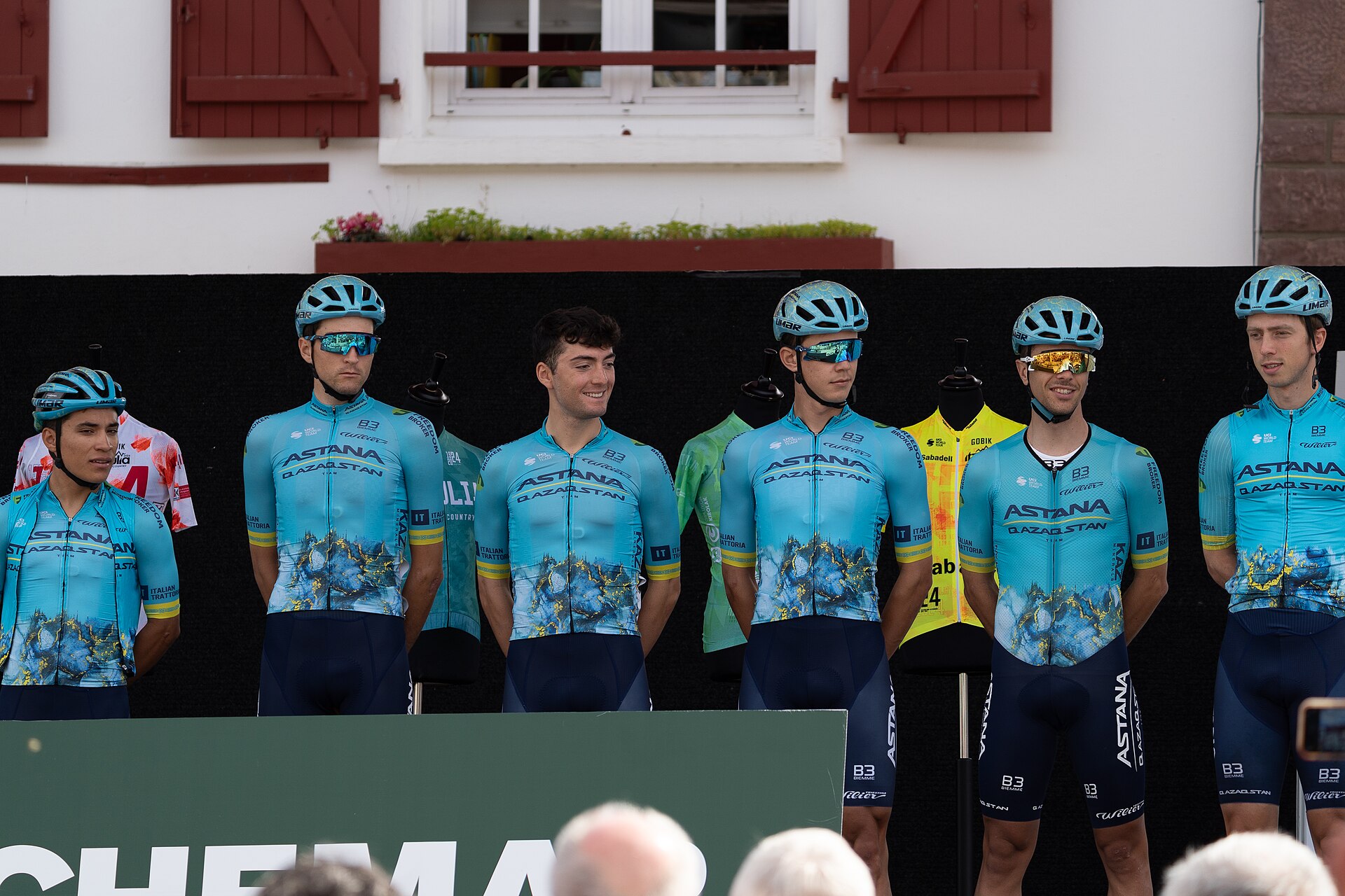 Imagem de referência de Astana-Premier Tech, descrito nos dados abertos como equipa de ciclismo cazaque