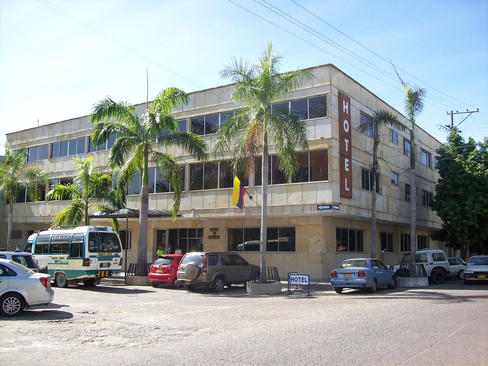 Imagem de referência de Edifício do Banco Nacional Ultramarino (Bissau), descrito nos dados abertos como banco em Bissau