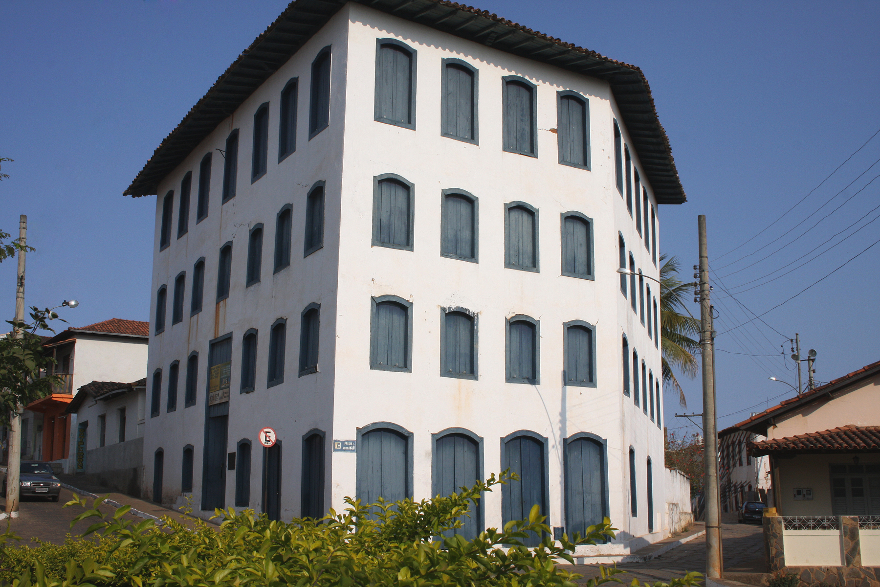 Imagem de referência de Sobradão, descrito nos dados abertos como edifício em Minas Novas, Brasil