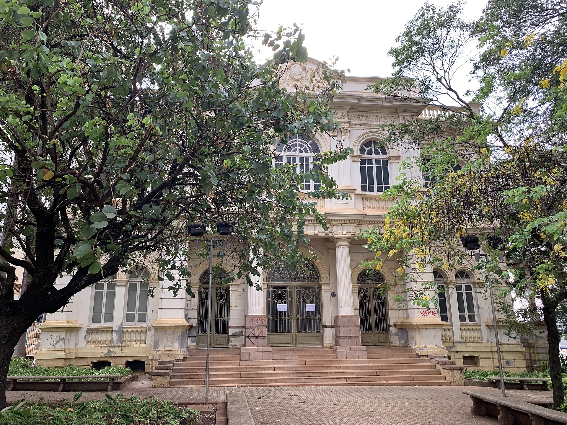 Imagem de referência de Esplanada das Rosas, descrito nos dados abertos como bem tombado pelo CONDEPHAAT na cidade de Araraquara