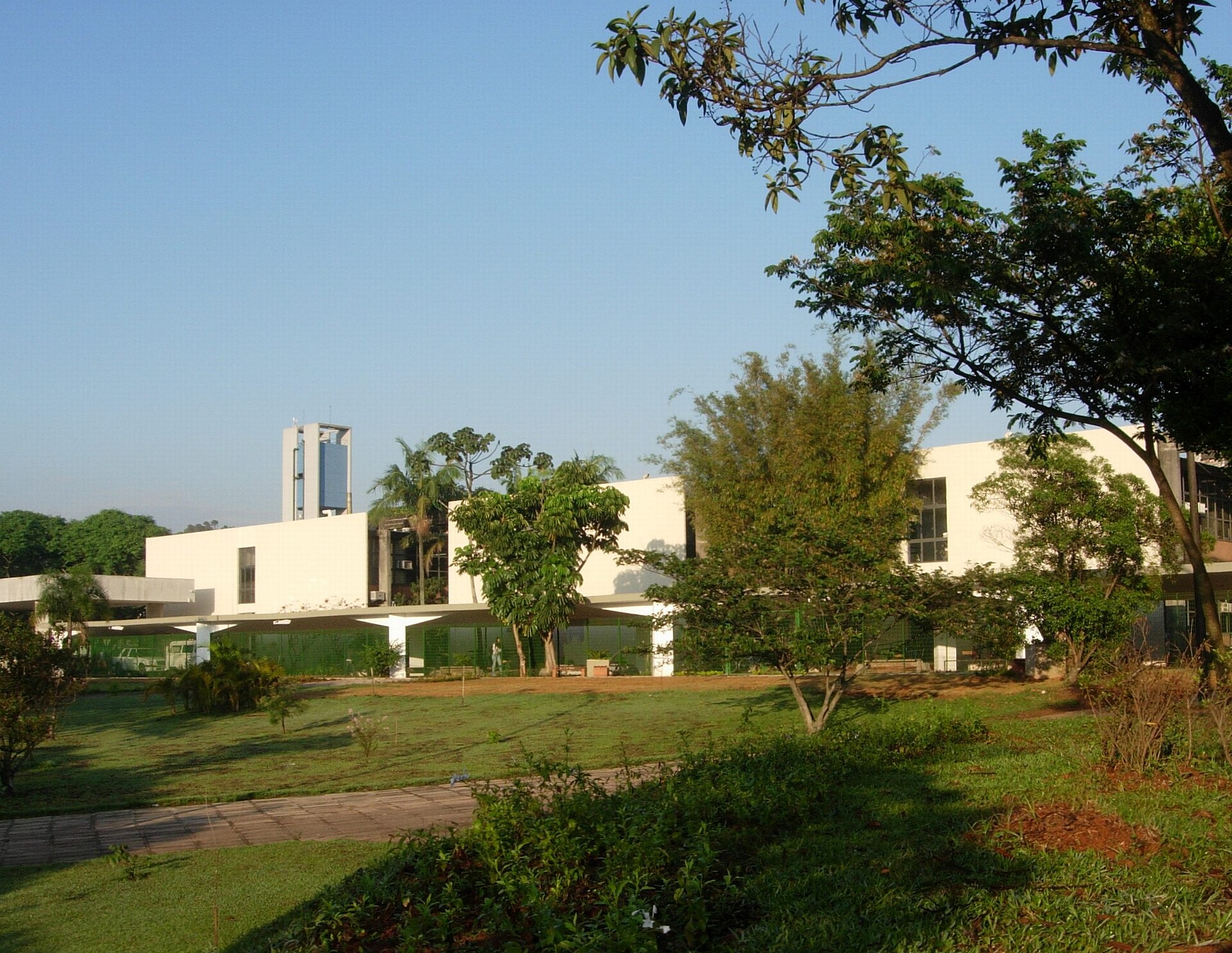 Imagem de referência de Instituto de Química da Universidade de São Paulo, descrito nos dados abertos como instituto de investigação no Brasil