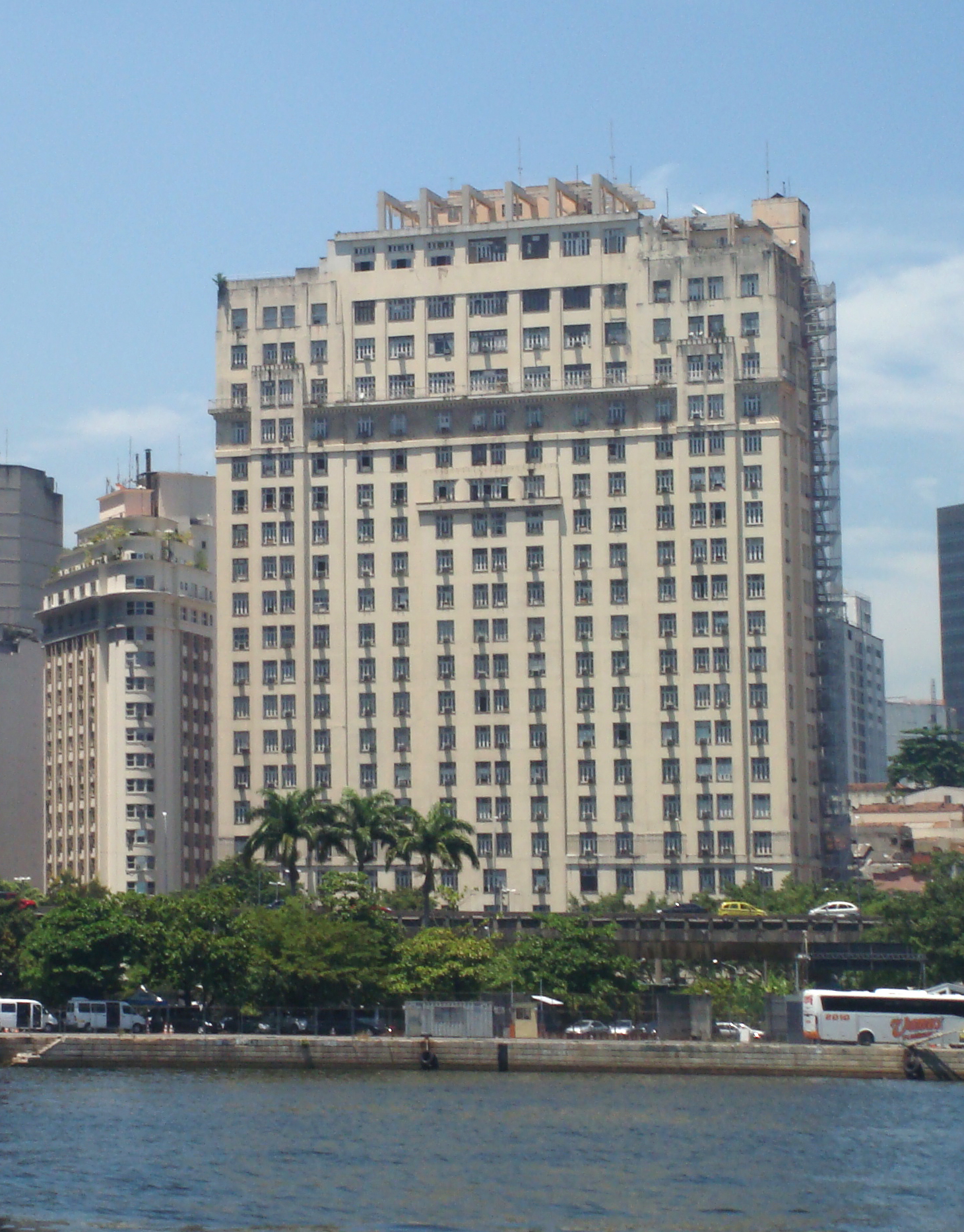 Imagem de referência de Edifício ''A Noite'', descrito nos dados abertos como patrimônio localizado no Brasil
