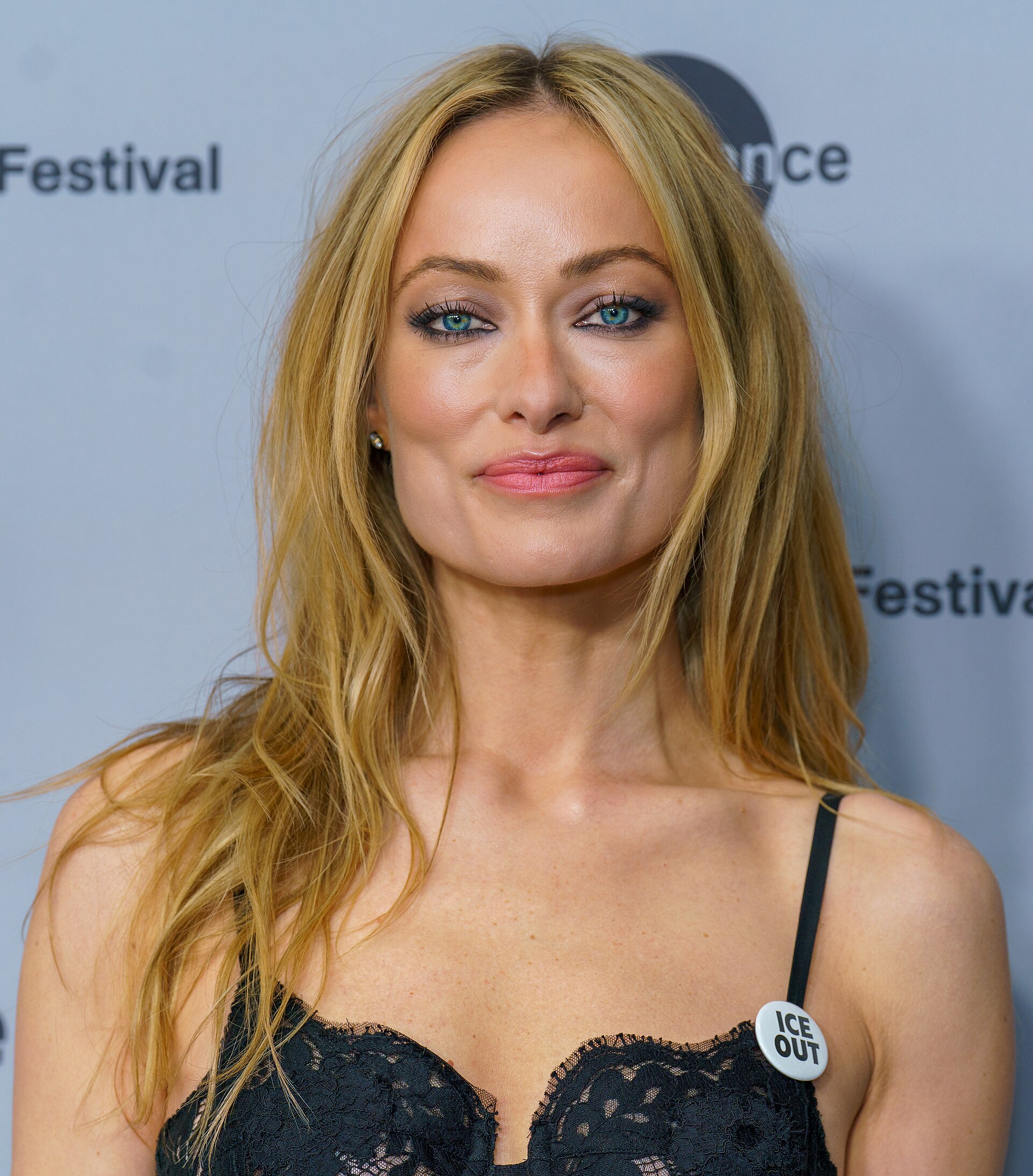 Imagem de referência relacionada a Olivia Wilde, item descrito como atriz, modelo, produtora, diretora e ativista norte-americana
