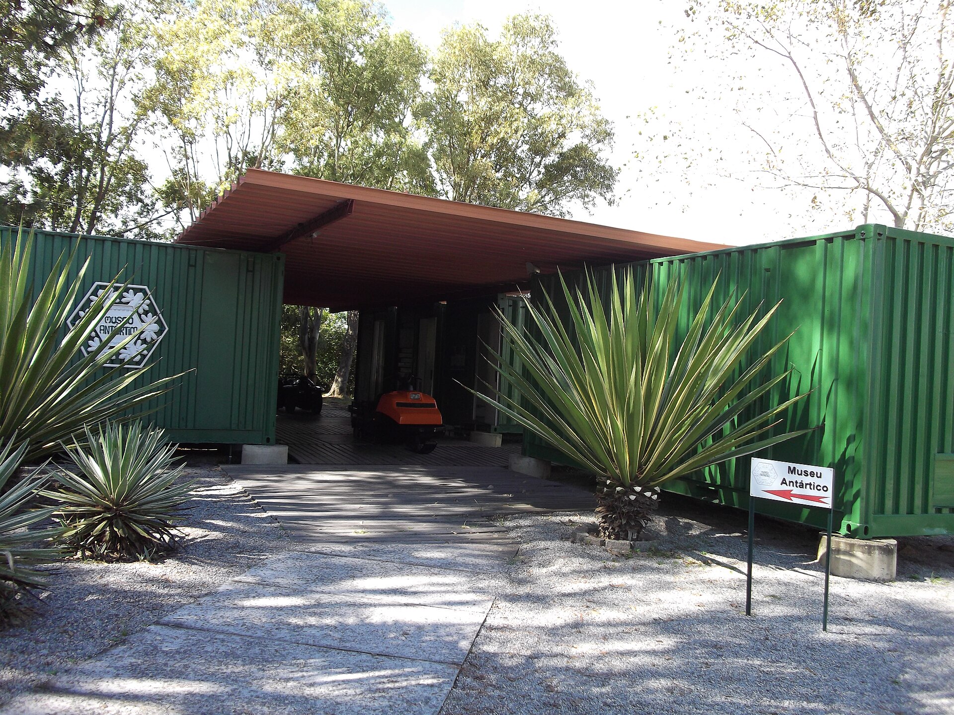 Imagem de referência de Museu Antártico, descrito nos dados abertos como museu em Rio Grande, Brasil