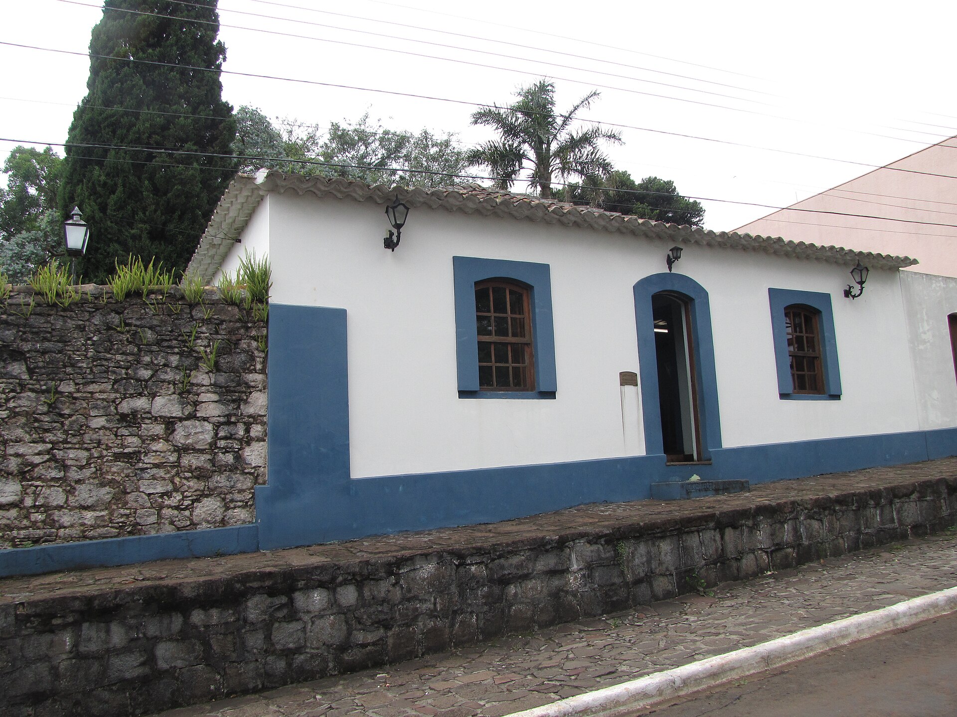 Imagem de referência relacionada a Museu Municipal Visconde de Guarapuava, item descrito como museu em Guarapuava, Brasil