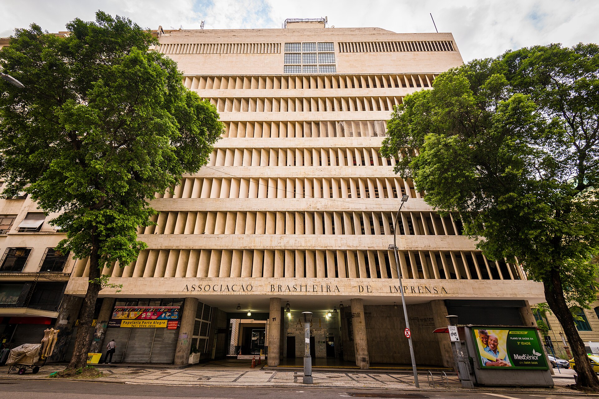 Imagem de referência de edifício-sede da Associação Brasileira de Imprensa, descrito nos dados abertos como prédio no Rio de Janeiro