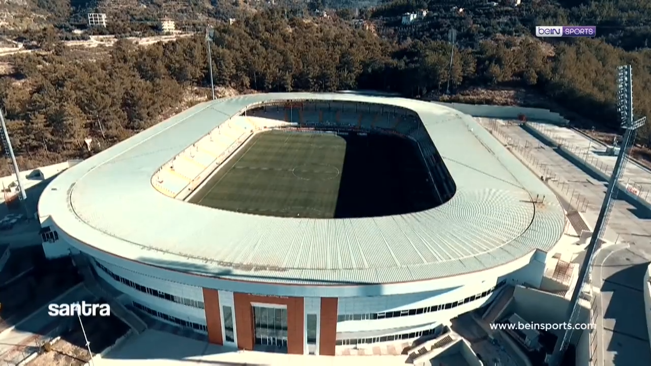 Imagem de referência de Estádio do Colégio Bahçeşehir, descrito nos dados abertos como estádio Multiuso da Turquia