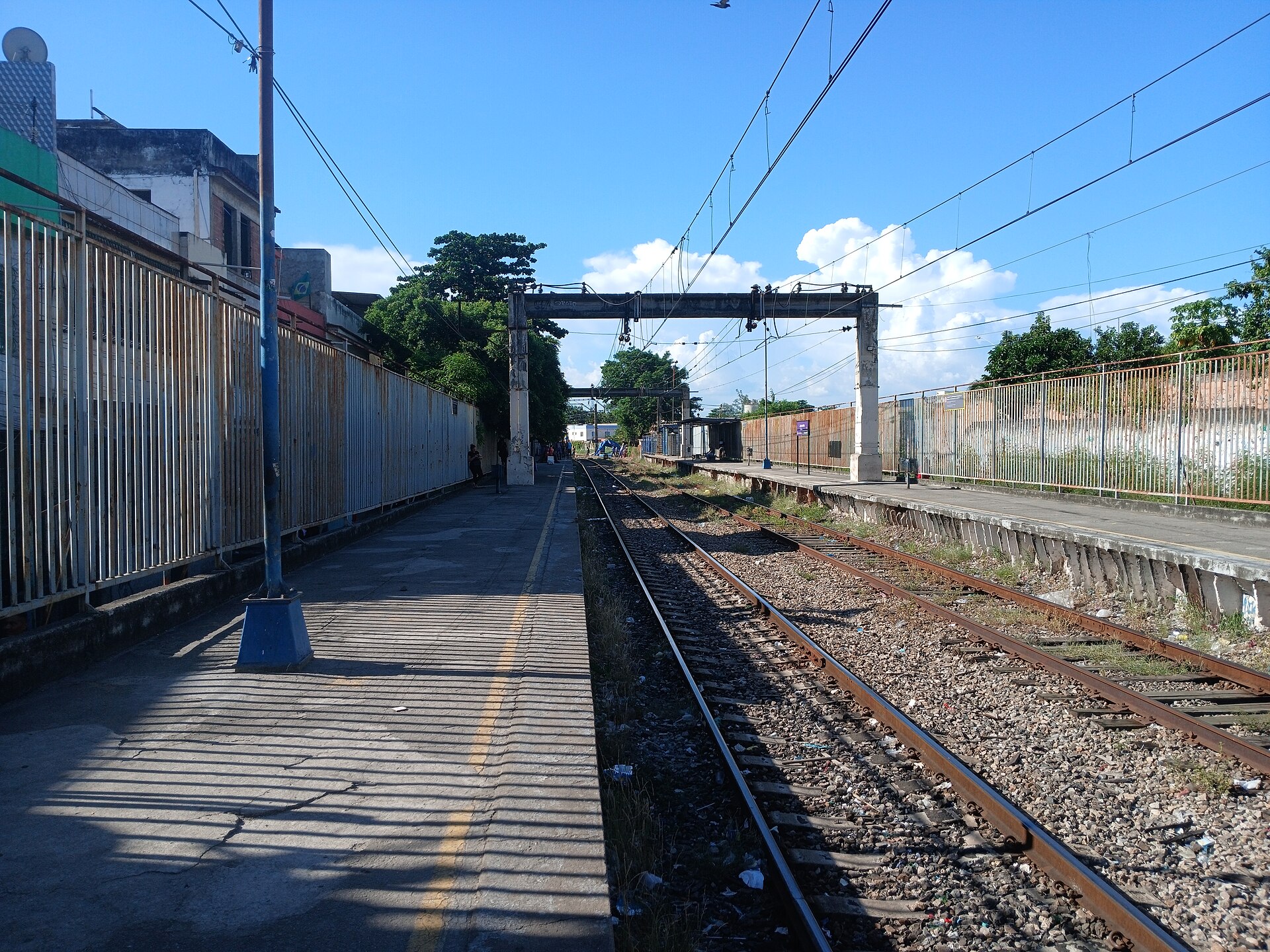 Imagem de referência de Estação Jacarezinho, descrito nos dados abertos como estação da SuperVia, Rio de Janeiro, Brasil