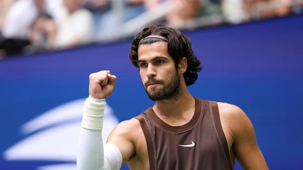 Alcaraz garante vaga no ATP Finals e se junta a Sinner e Zverev em Turim