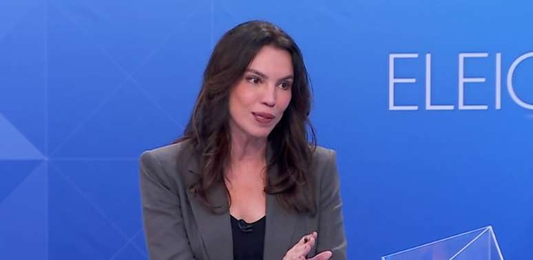 Apresentadora da Globo erra nome de candidato e é corrigida por Garotinho no Rio