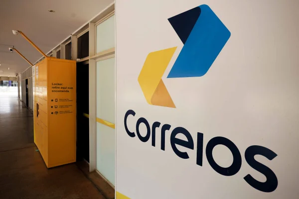 Trabalhadores dos Correios encerram greve após 15 dias de paralisação