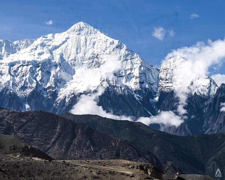 Um tufão se aproxima do leste do Japão, provocando alertas de inundações e deslizamentos de terra
