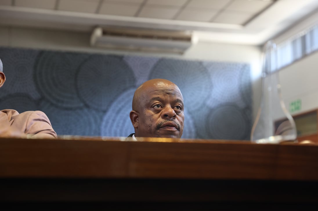 Mensagens do WhatsApp revelam caso de extorsão contra donos de táxis, Sibanyoni e Sindane
