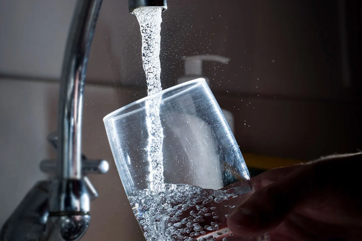 Justiça condena Copasa a indenizar casal que ficou 15 dias sem água em MG