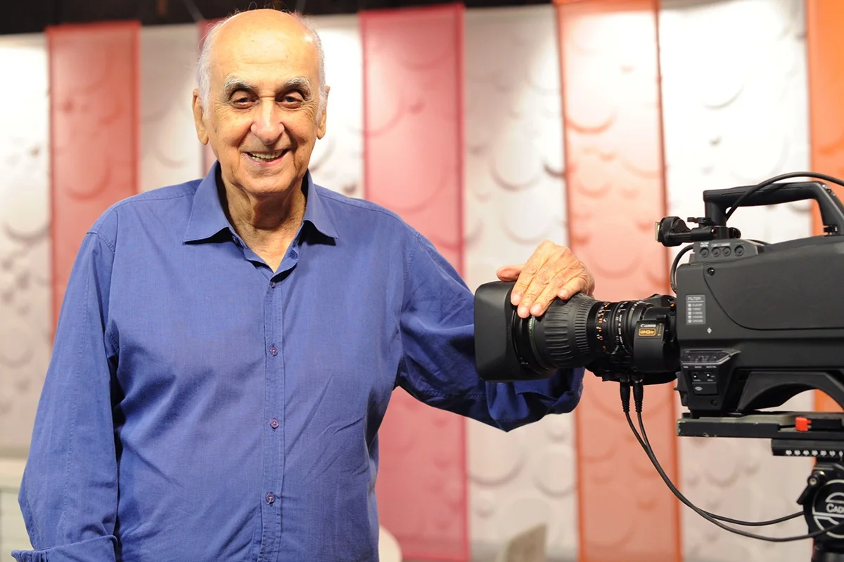 Zuenir Ventura quase foi padre em MG e mãe lavava batinas para ele estudar
