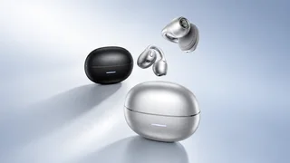 Novo fone da QCY fica aberto na orelha e promete 50 horas de bateria