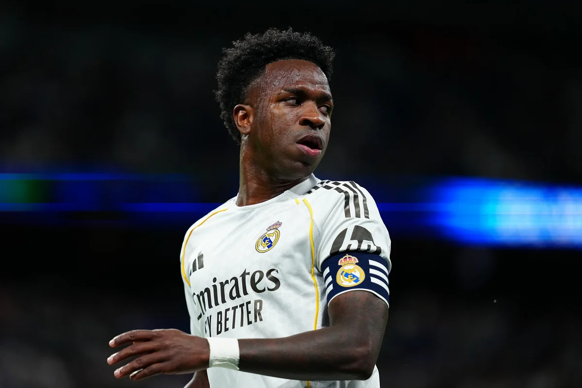 Raúl Asencio defende Vini Jr. e revela torcida por Mbappé na Bola de Ouro