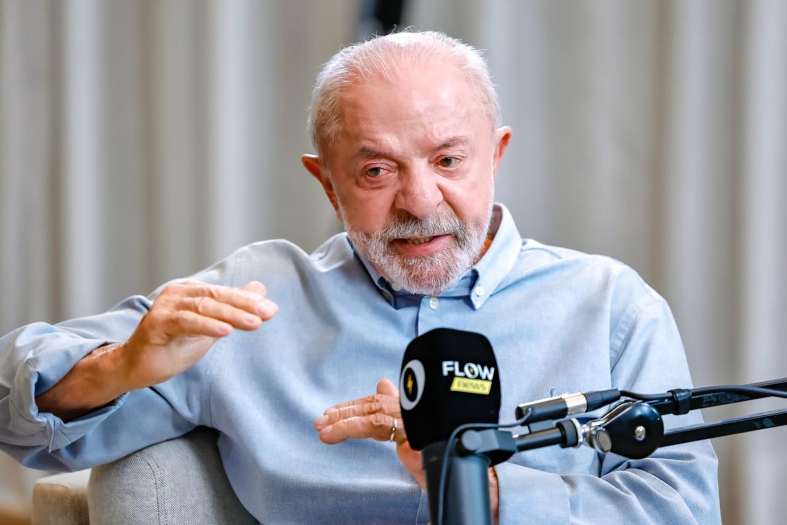 Imagem da matéria: Lula associa Flávio a milicianos e cita relação com Vorcaro em entrevista ao Flow Podcast