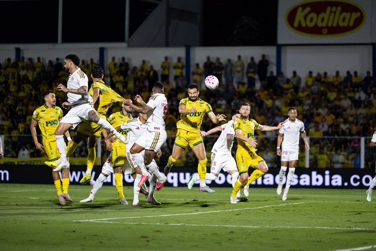 Corinthians respira com derrota do Internacional, mas ainda é ameaçado pelo Z-4 do Brasileirão