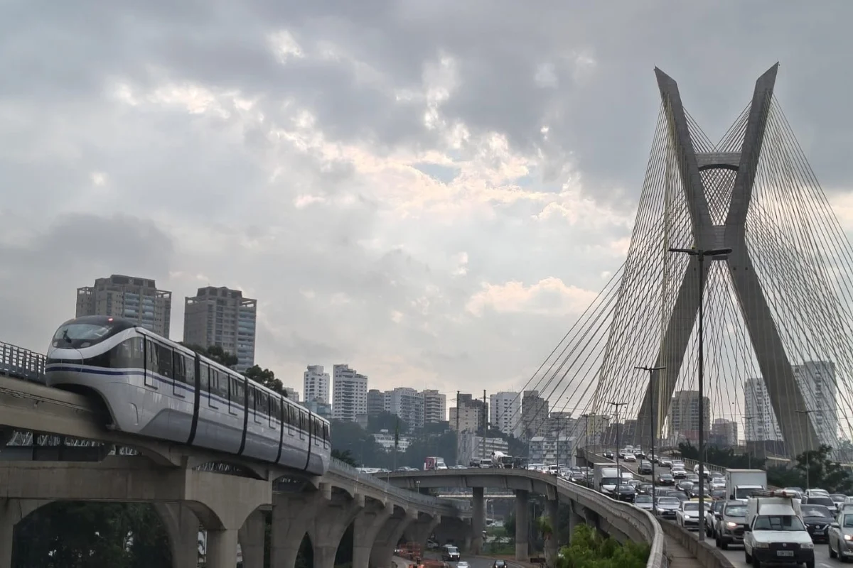 Imagem da matéria: Empresas e moradores ocupam áreas públicas à venda às margens da Linha 17