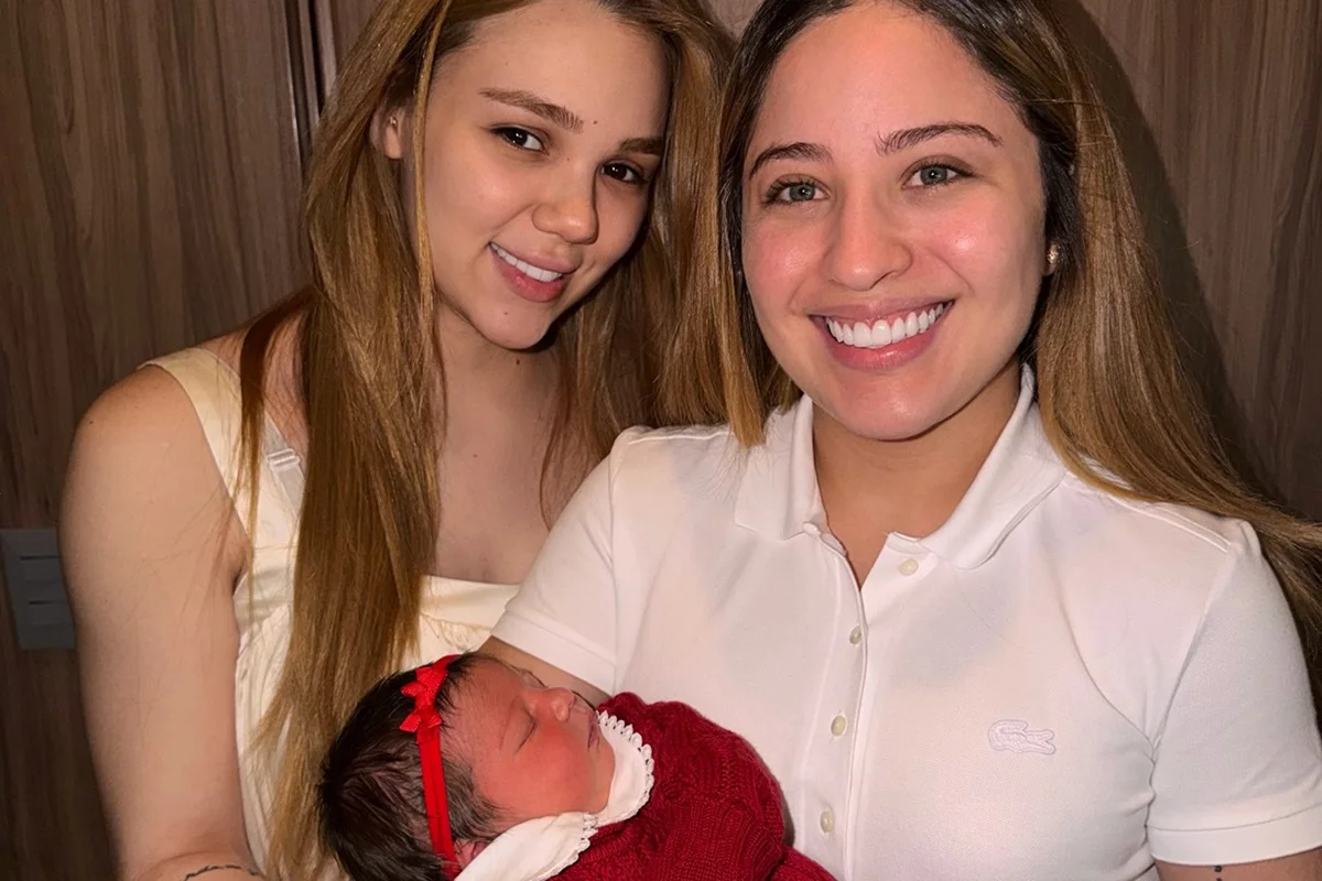 Fotos: "Minhas meninas", declara Mari Fernandez para a esposa e a filha