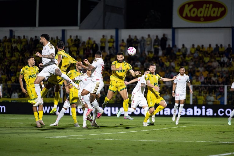 Corinthians respira com derrota do Internacional, mas ainda é ameaçado pelo Z-4 do Brasileirão