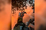 Incêndio atinge depósito de recicláveis e assusta moradores em BH