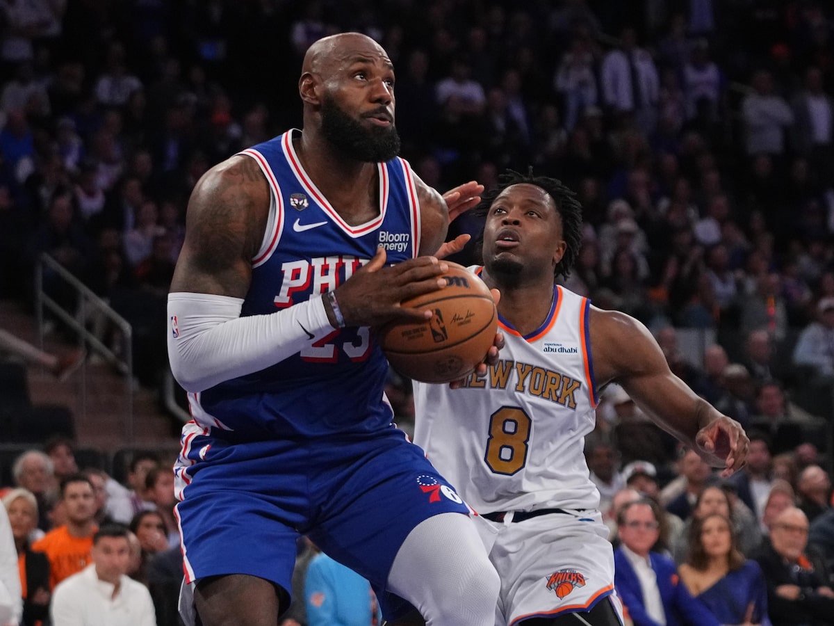 LeBron James marca 14 pontos e Sixers derrotam campeões Knicks na abertura da temporada da NBA