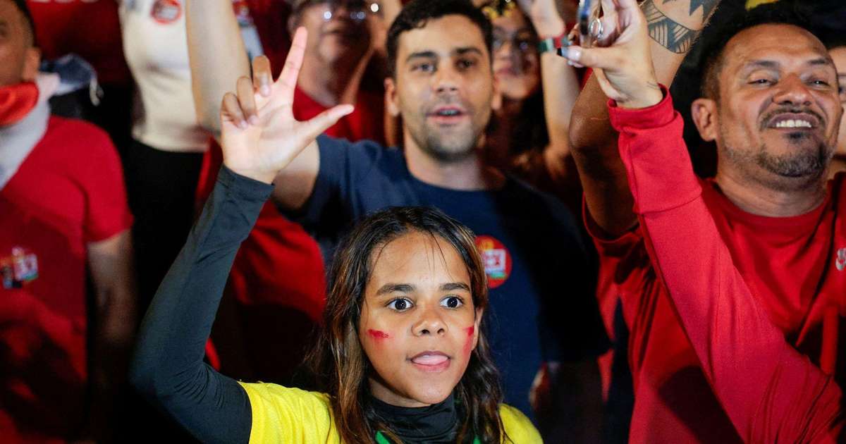 Partidos aliados de Flávio reconhecem a vitória de Lula; Zema fala em golpe